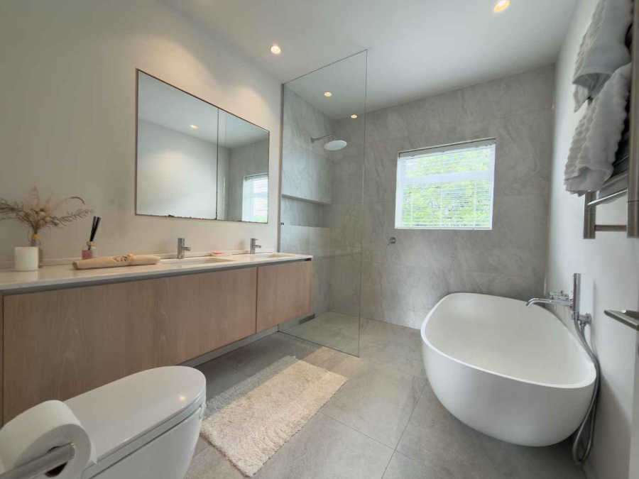 To Let 2 Bedroom Property for Rent in Sea Point Western Cape
